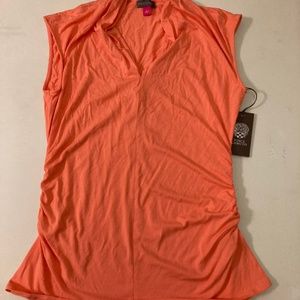 TOP SO SOFT & SLIMMING VINCE CAMUTO, CORAL COLOR, SIDE RUCHING, V-NECK SZ LG NWT